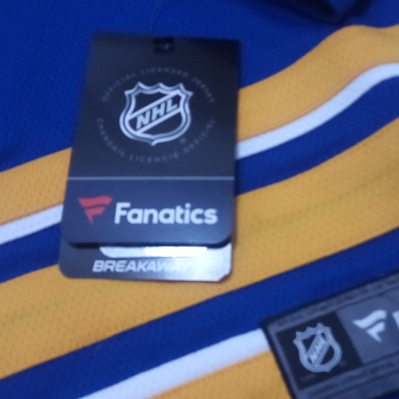 Buffalo Sabres Women's Jersey Eichel Fanatics Breakaway Small NWT - Picture 4 of 9